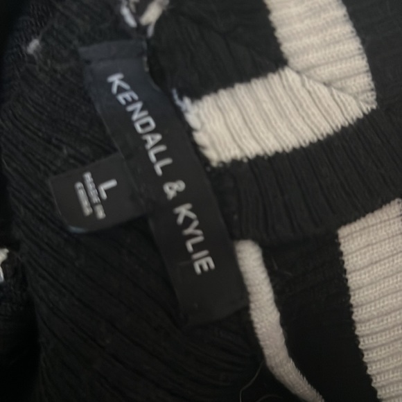 Kendall & Kylie Sweater - Picture 3 of 3